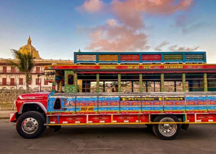 Chiva de transporte colombiana